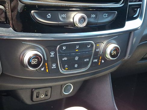 Certified 2023 Chevrolet Traverse LT AWD/4WD image 18