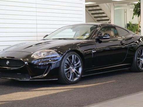 Used 2010 Jaguar XKR R RWD image 3