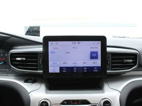 Used 2023 Ford Explorer XLT w/ Equipment Group 202A AWD/4WD image 17