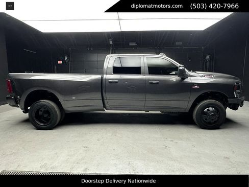 Used 2024 RAM 3500 Tradesman w/ Chrome Appearance Group image 8