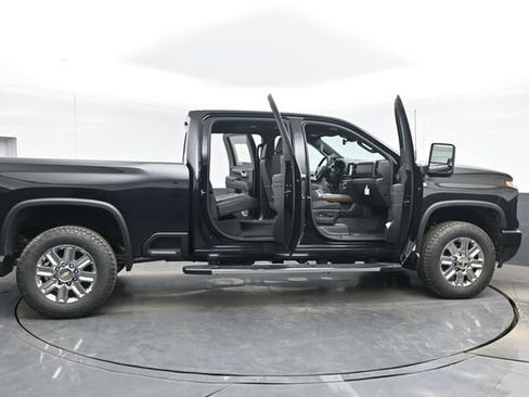 Used 2026 Chevrolet Silverado 2500 High Country w/ Technology Package AWD/4WD image 56