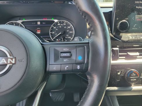 Used 2022 Nissan Pathfinder SL AWD/4WD image 25