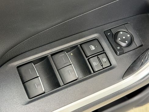 Used 2022 Toyota RAV4 XSE AWD/4WD image 25