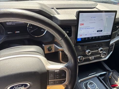 Used 2022 Ford Expedition Max XLT image 6