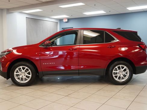 Used 2024 Chevrolet Equinox LT w/ LPO, Floor Liner Package AWD/4WD image 2