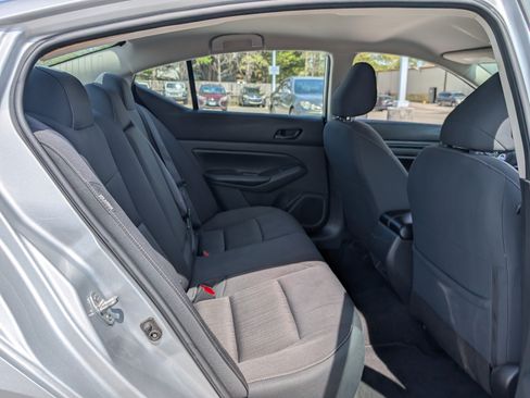 Used 2024 Nissan Altima 2.5 SV FWD image 12