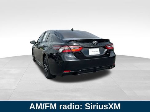 Used 2021 Toyota Camry SE FWD image 3