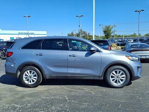 Used 2020 Kia Sorento LX image 8