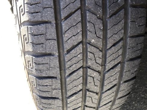 Used 2020 Toyota Highlander XLE image 16