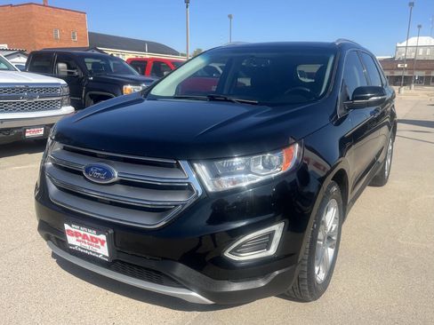 Used 2016 Ford Edge Titanium w/ Technology Package image 2