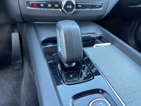 Used 2025 Volvo XC60 B5 Plus image 14