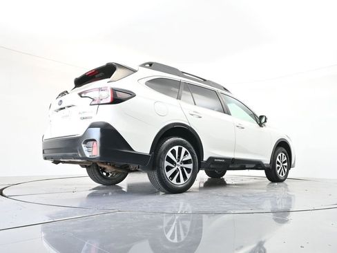 Used 2020 Subaru Outback Premium image 32