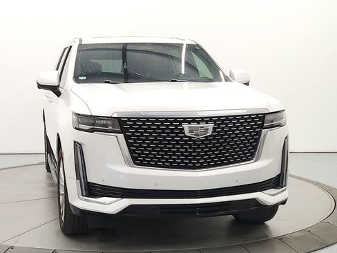 Used 2021 Cadillac Escalade ESV Premium Luxury AWD/4WD image 2