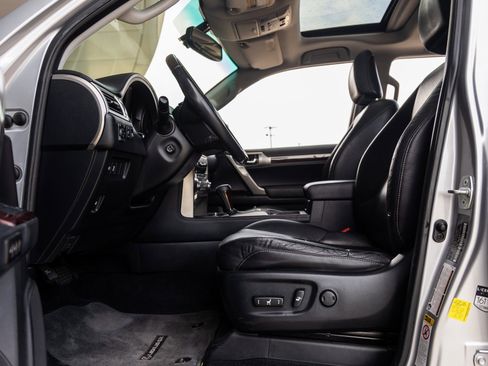 Used 2018 Lexus GX 460 image 18