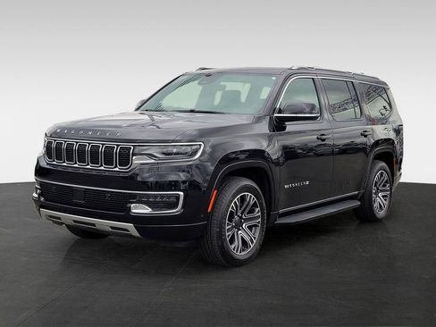 Used 2024 Jeep Wagoneer Series II w/ Flexible Seating Group RWD image 8