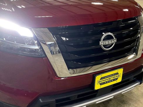 Used 2024 Nissan Pathfinder Platinum w/ Cargo Package image 30