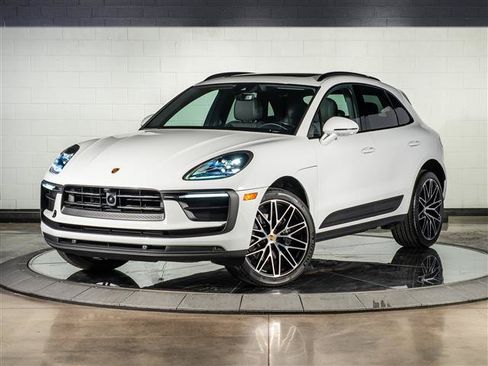 Certified 2026 Porsche Macan AWD/4WD image 1