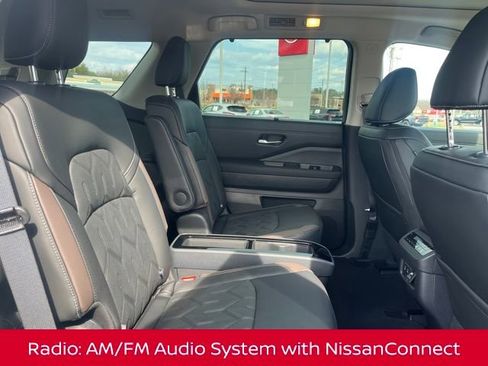 New 2026 Nissan Pathfinder Platinum image 12