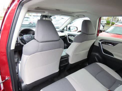 Used 2022 Toyota RAV4 XLE w/ Convenience Package AWD/4WD image 13