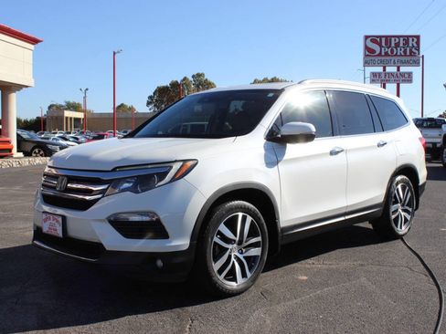 Used 2017 Honda Pilot Touring image 7