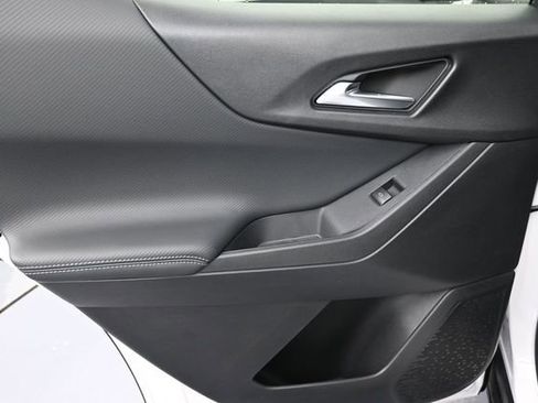 New 2026 Chevrolet Equinox LT w/ Convenience Package II FWD image 29