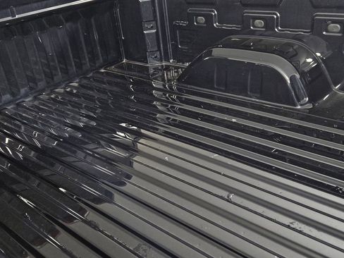 Used 2025 GMC Sierra 1500 Elevation image 7