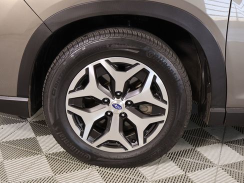 Used 2021 Subaru Forester Premium image 18