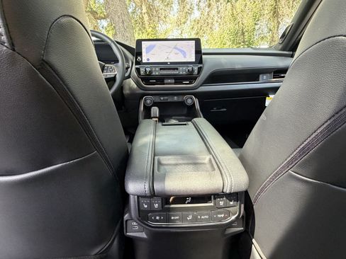 Used 2026 Toyota Grand Highlander AWD Hybrid image 37