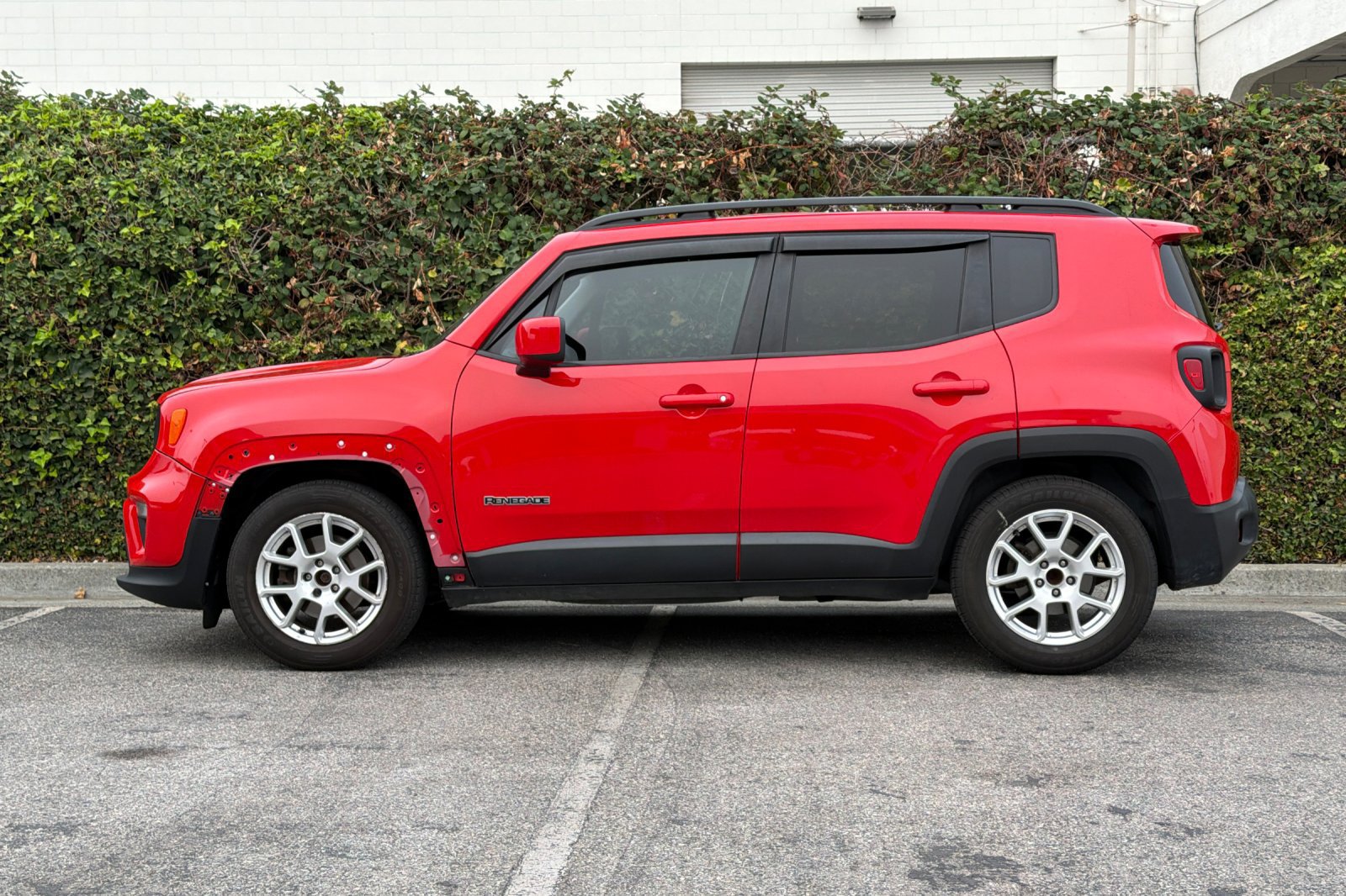 Used 2021 Jeep Renegade Latitude FWD image 7