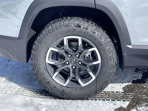 New 2026 Chevrolet Equinox ACTIV w/ Safety and Technology Package image 9