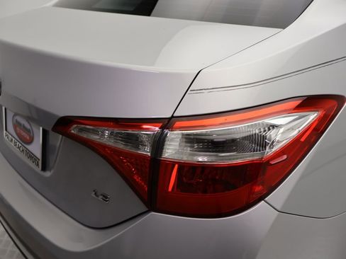 Used 2014 Toyota Corolla LE FWD image 9