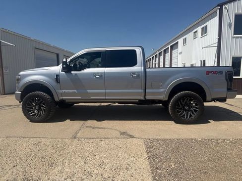 Used 2022 Ford F350 Platinum AWD/4WD image 8