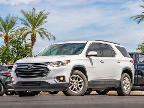 Used 2020 Chevrolet Traverse LT FWD image 1