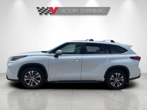 Used 2023 Toyota Highlander XLE FWD image 7