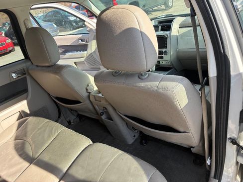 Used 2010 Mercury Mariner Premier image 18