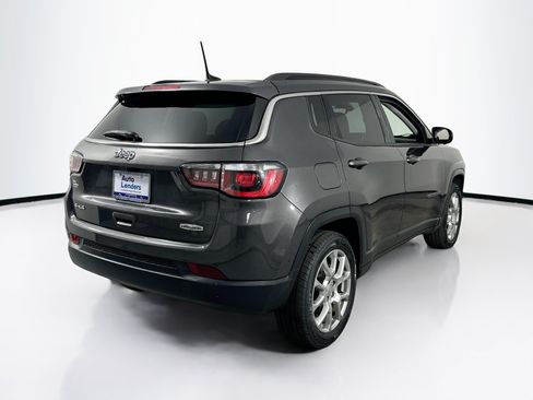 Used 2022 Jeep Compass Latitude w/ Sun and Sound Group AWD/4WD image 5