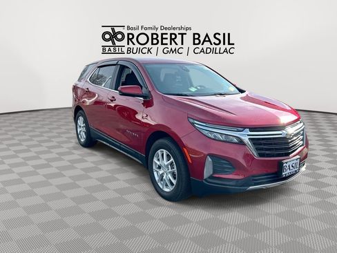 Used 2024 Chevrolet Equinox LT FWD image 2
