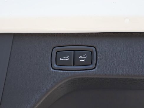 New 2025 Porsche Macan Electric image 20