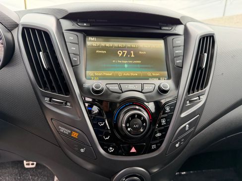 Used 2014 Hyundai Veloster Turbo image 15