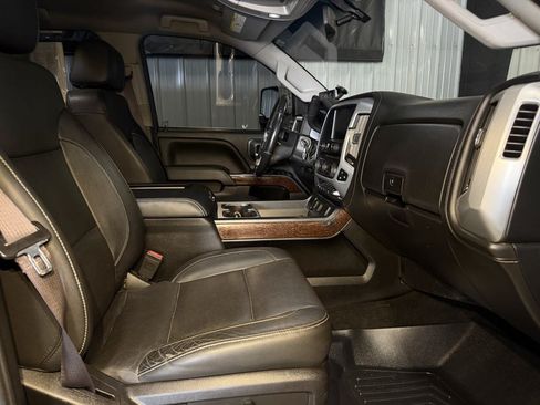 Used 2017 GMC Sierra 2500 SLT w/ Duramax Plus Package AWD/4WD image 14