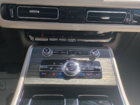 Used 2020 Lincoln Aviator Black Label Grand Touring w/ Class IV Trailer Tow Package image 17