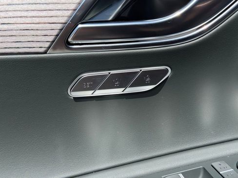 Used 2025 Genesis GV80 3.5T Prestige image 29