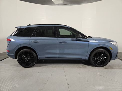 New 2026 Lincoln Corsair Reserve w/ Jet Appearance Package image 3