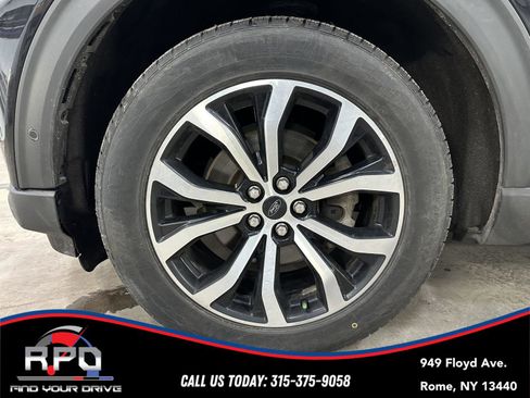 Used 2020 Ford Explorer ST w/ Premium Technology Package image 10