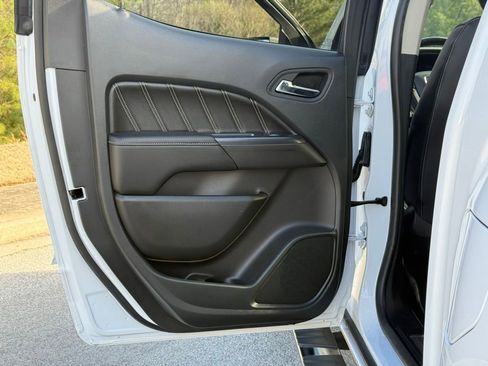 Used 2022 GMC Canyon Denali image 28