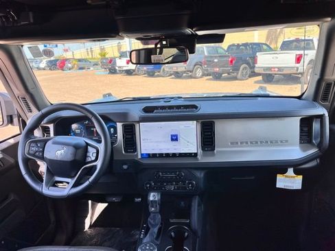 New 2025 Ford Bronco Outer Banks w/ Sasquatch Package image 11