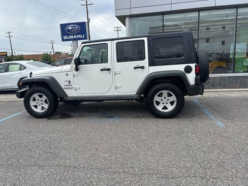 Used 2010 Jeep Wrangler Unlimited Sport AWD/4WD image 11