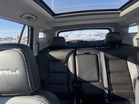 Used 2023 GMC Terrain Denali w/ Denali Premium Package image 14