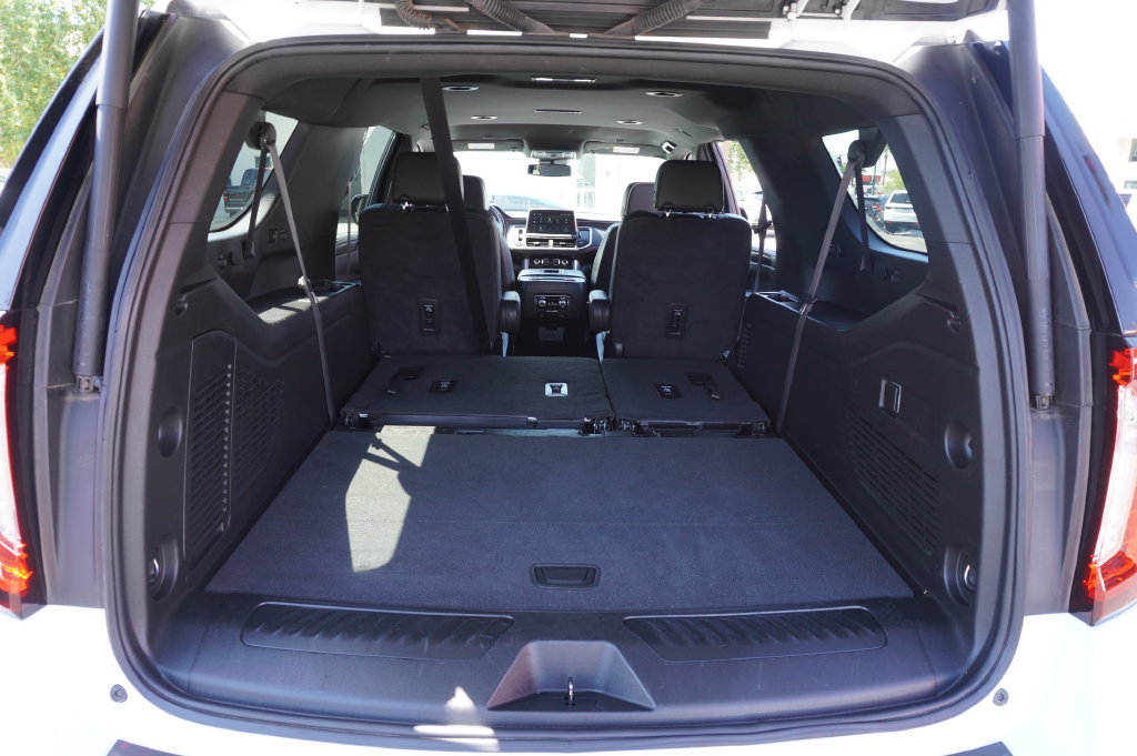 Certified 2023 GMC Yukon XL SLT AWD/4WD image 9