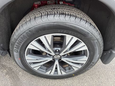 Used 2021 Nissan Rogue SV AWD/4WD image 12